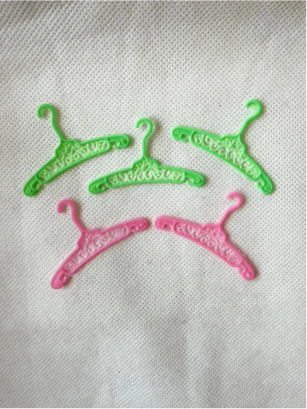 Vintage Barbie -clone Filigree Plastic Clothes Hangers set of 5 doll accessories